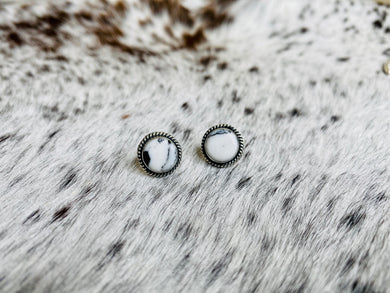 White circle studs